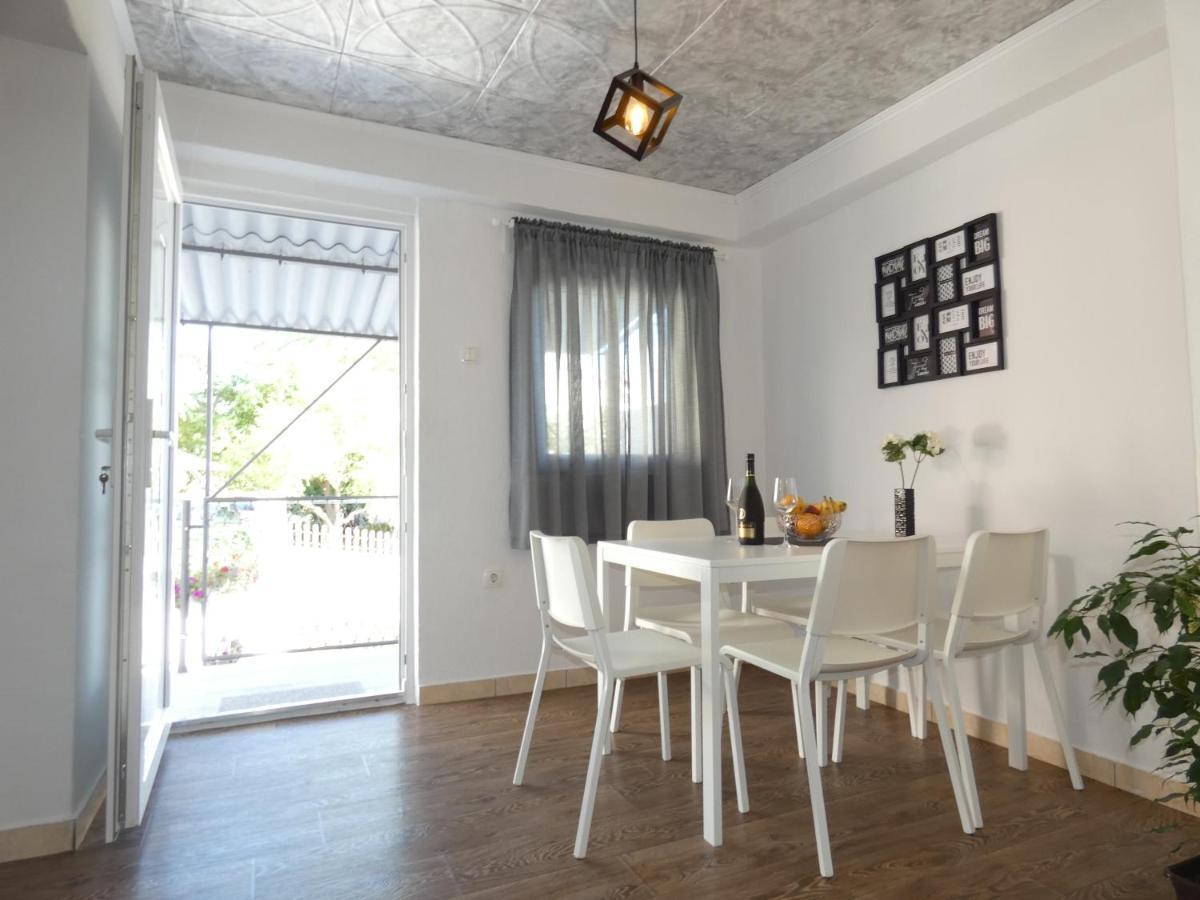Holiday House Sia 贾塞尼采 外观 照片
